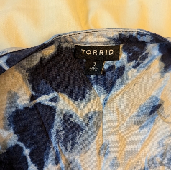 Torrid sz3 (3X) Midi-challis Blue & white Button-front shirt dress EUC - Picture 6 of 6